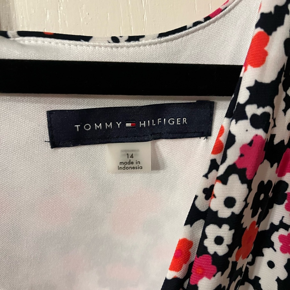 Tommy Hilfiger Sundress. 14. - Picture 3 of 3